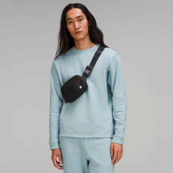 BNWT Lululemon Everywhere Belt Bag Black 1 Litre - Picture 3 of 10